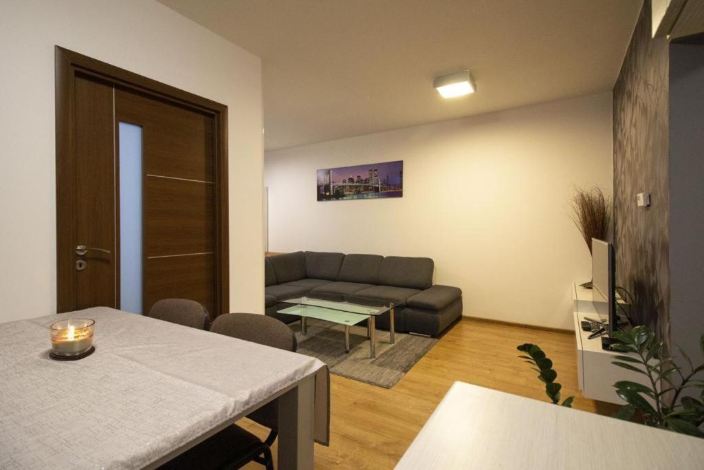 Apartman Adam Veľký Slavkov Exterior foto